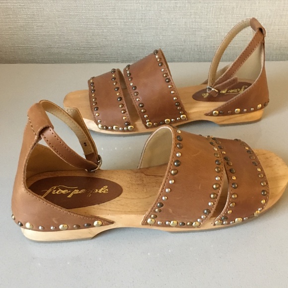 Free People North Shore Clog Sandals - Picture 3 of 8